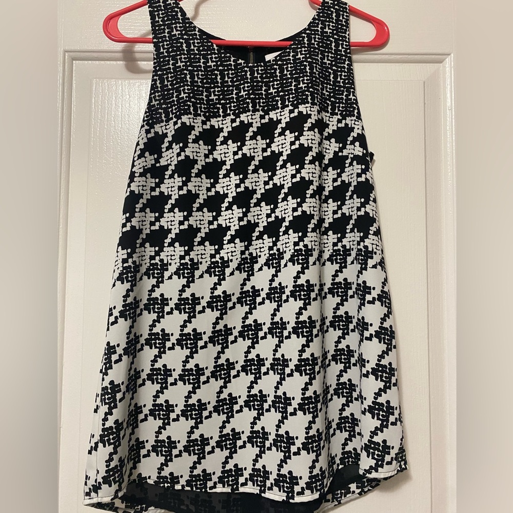 CAbi Sleeveless Blouse. Size small